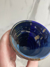 Load image into Gallery viewer, Wine Cup in &quot;Midnight Blues&quot; | SECOND

