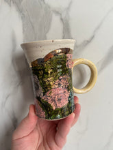 Load image into Gallery viewer, Floral Mug with REAL GOLD Details | SECOND
