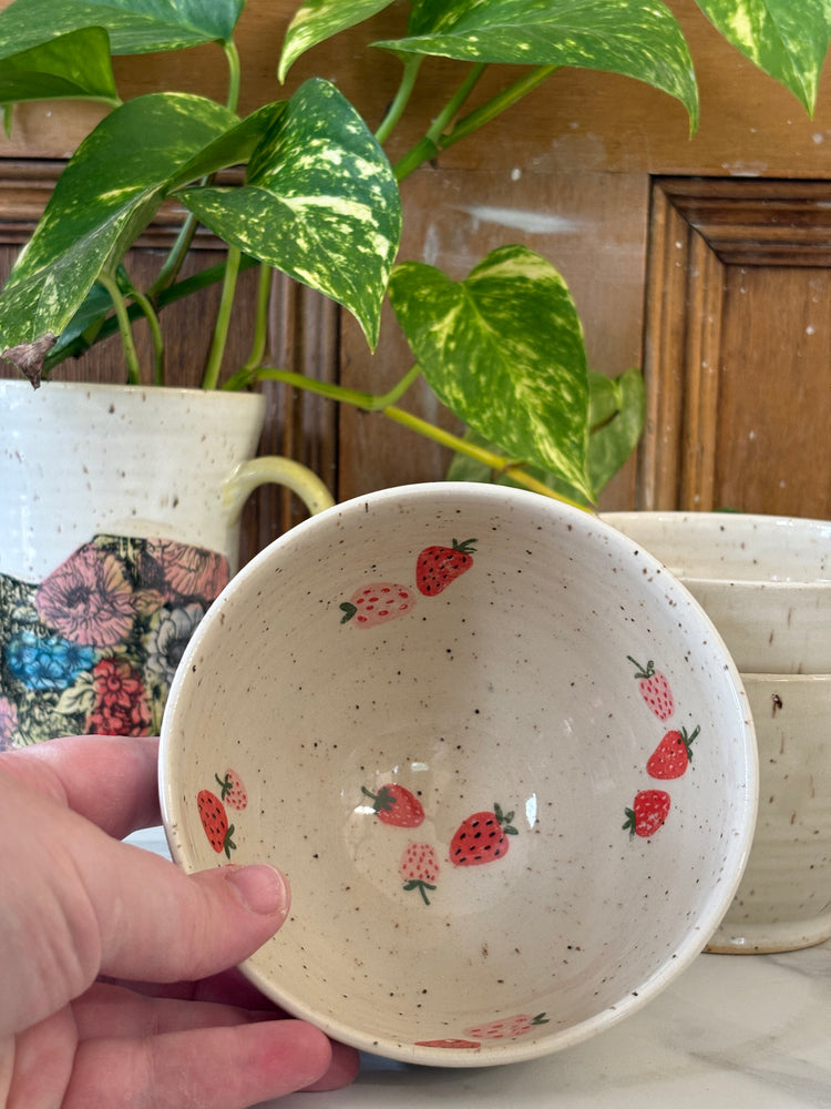 Strawberry Cereal Bowls | WHITE | SECONDS
