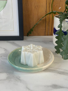 Bizarre Wicks Snowflake Candle + Drip Tray | Turquoise/White